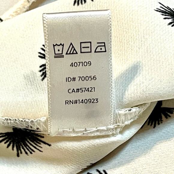 Ann Taylor Loft Off White Semi Sheer Dandelion Flutter Sleeve Blouse Top XSP - Picture 8 of 10